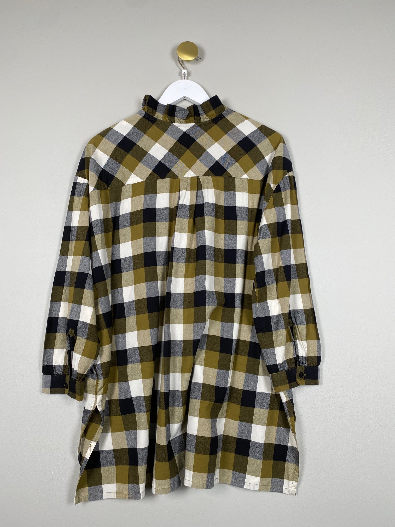 Masai str. L <br/> Olivengrøn sort offwhite ternet skjorte - Billede 3