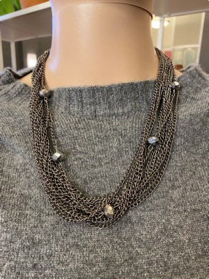 Metal halskæde med spejlsten