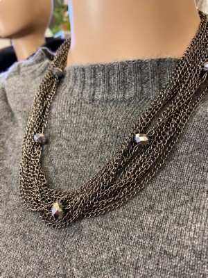 Metal halskæde med spejlsten