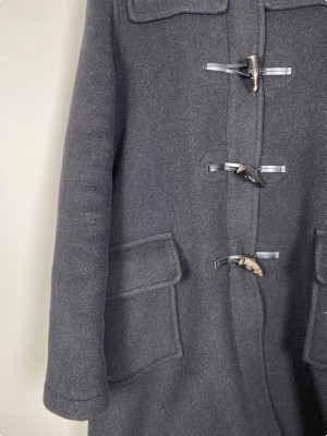 Montgomery str. 42 <br/> sort guldfrakke