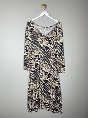 2-biz str. XL <br/> lang mønstret kjole