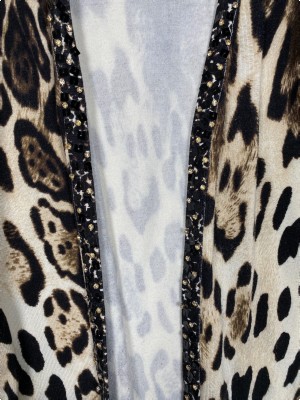 Cristina str. M/L <br/> cardigan med leopardmønster og sten/pailetter