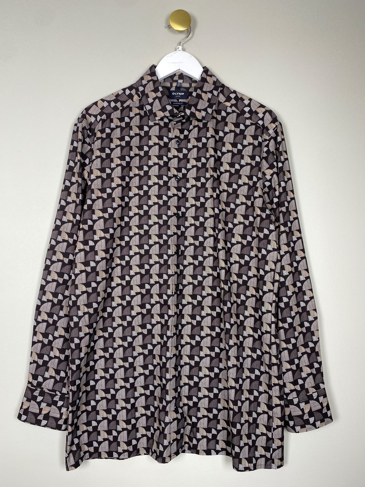 Olymp str. 42 <br/> sort skjorte med mønster, modern fit