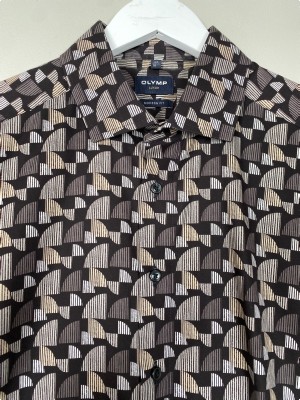Olymp str. 42 <br/> sort skjorte med mønster, modern fit