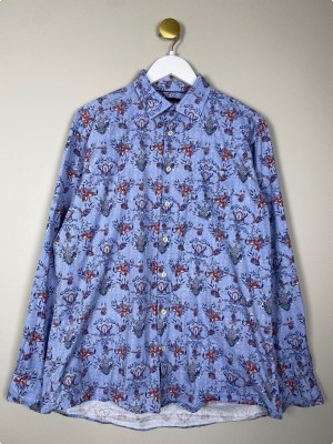 Morgan str. L <br/> lysblå skjorte med røde blomster, comfort fit