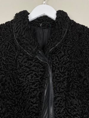 Persianerpels str. L <br/> sort med skinddetaljer