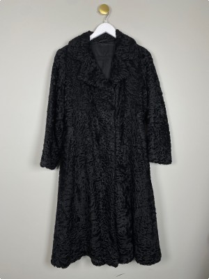 M. Abramovitz str. 38 <br/> sort persianer lammeskindsfrakke