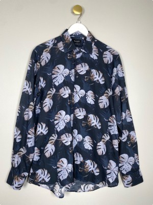 Sand str. 42 <br/b> mønstret mørk skjorte