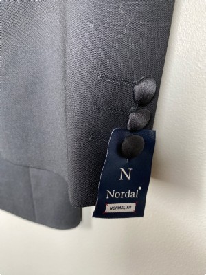 Nordal str. 50 <br/> smokingsæt, sælges samlet