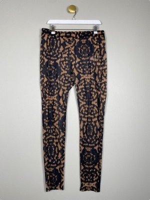 Sofie Schnoor str. XL <br/>  brun/sort mønstret meshbukser