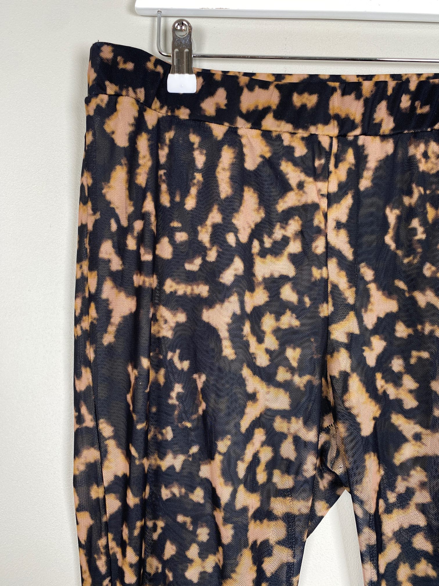 Sofie Schnoor str. XL <br/> brun/sort mønstret meshbukser - Billede 2