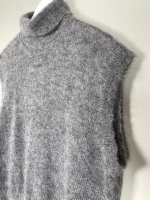 Second Female str. L <br/> grå vest