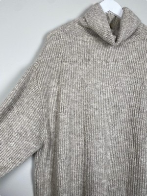 Tiffany str. XL <br/> beige strikkjole