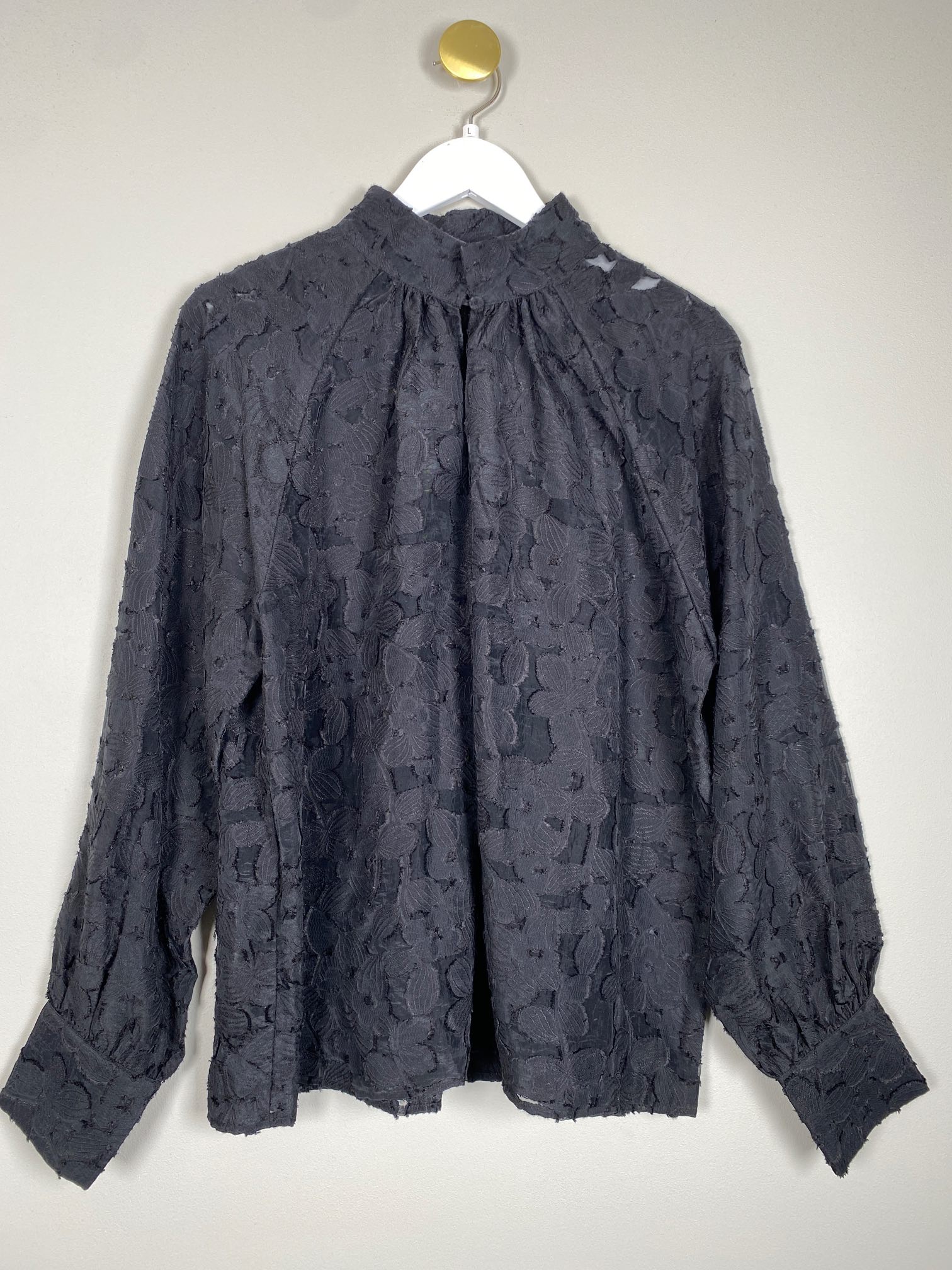 Second Female str. L <br/> sort blondeskjorte