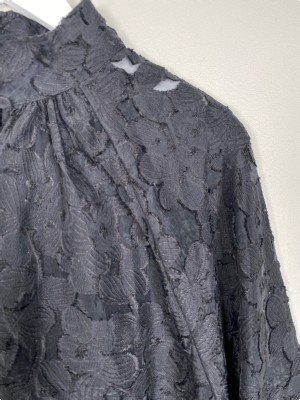 Second Female str. L <br/> sort blondeskjorte