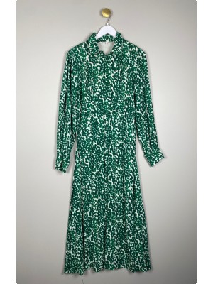 Second Female str. XL <br/> lang grønmønstret kjole