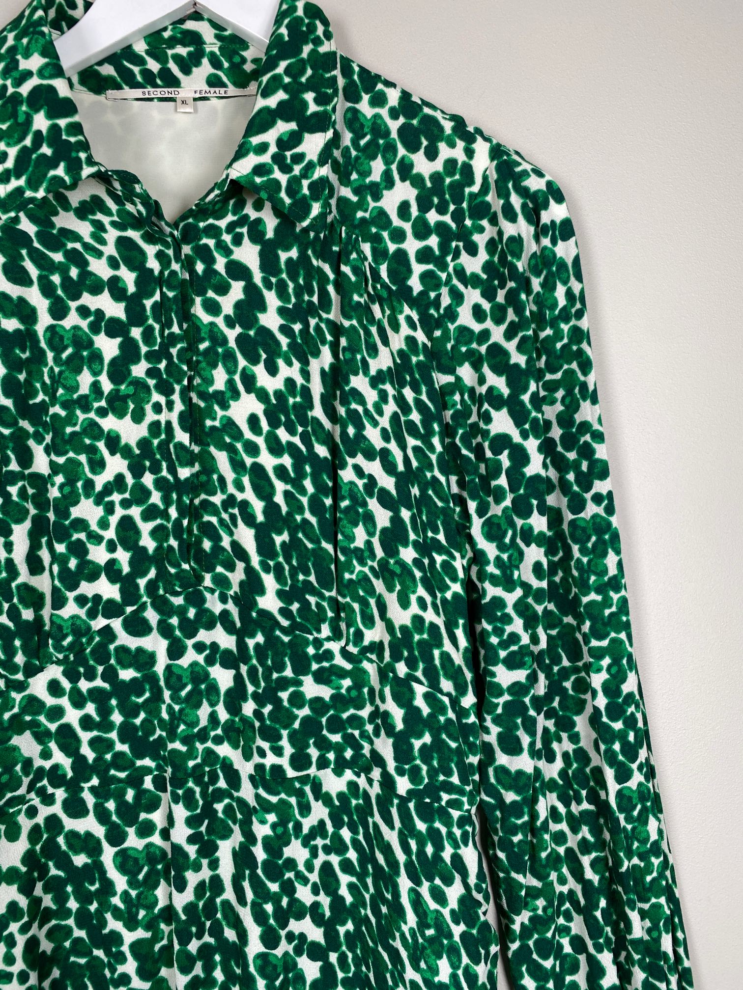 Second Female str. XL <br/> lang grønmønstret kjole - Billede 2