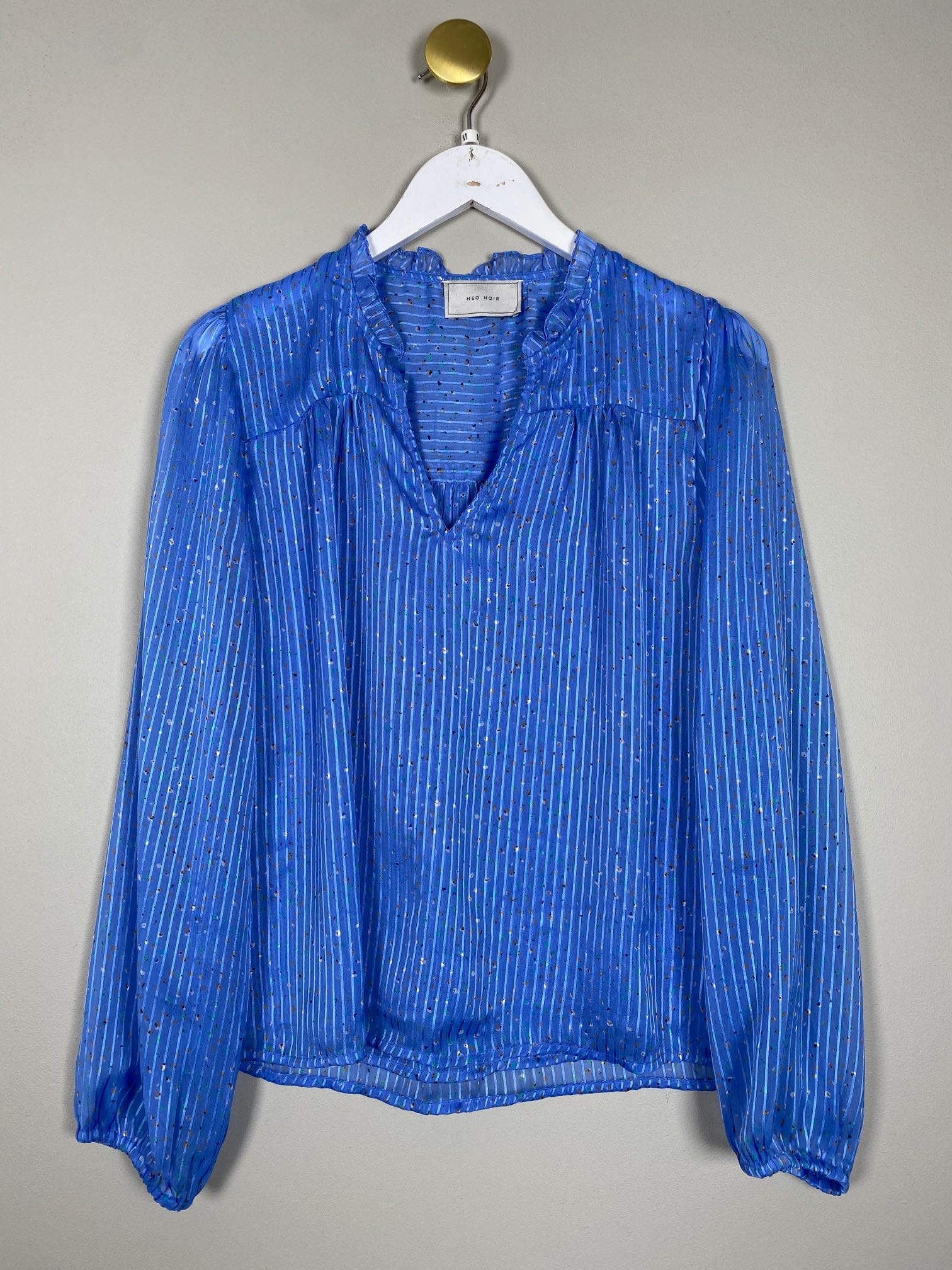 Neo Noir str. M <br/> blå bluse med mønster