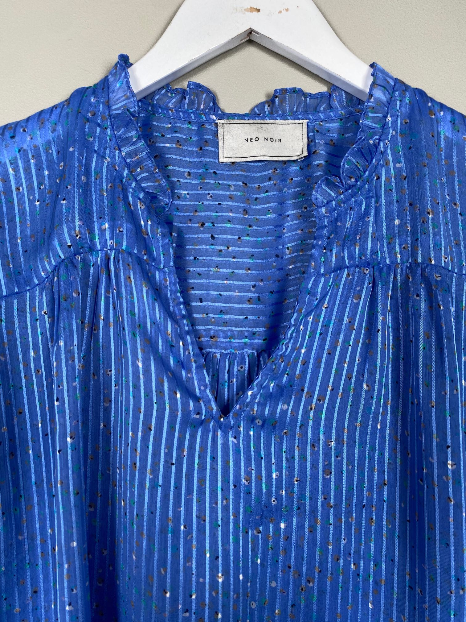Neo Noir str. M <br/> blå bluse med mønster - Billede 2