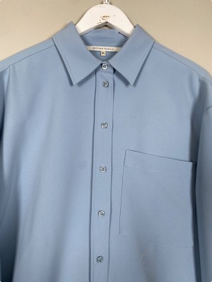 Second Female str. XL <br/> lyseblå skjorte