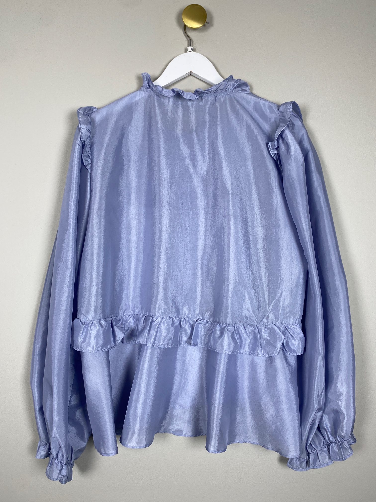 Neo Noir str. XL <br/> blå bluse med flæser - Billede 3