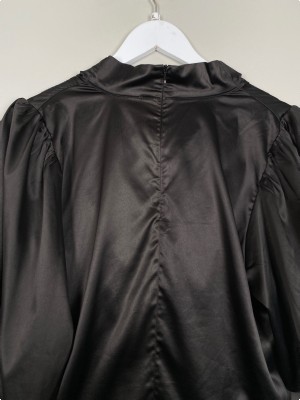 Co'Couture str. XL <br/> sort bluse med flagermus-ærmer