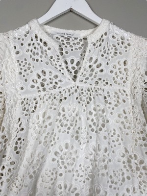 Second Female str. XL <br/> hvid bluse med hulmønster