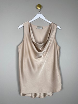 Neo Noir str. L <br/> beige top med vandfaldsudskæring