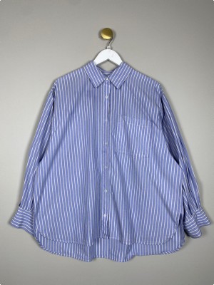 Second Female str. XL <br/> blå skjorte med hvide striber