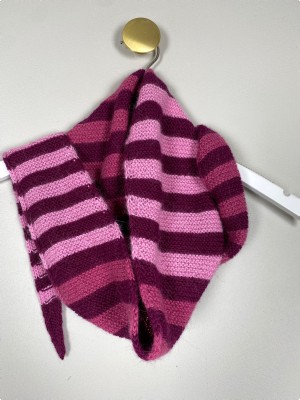 Sophie scarf i røde nuancer