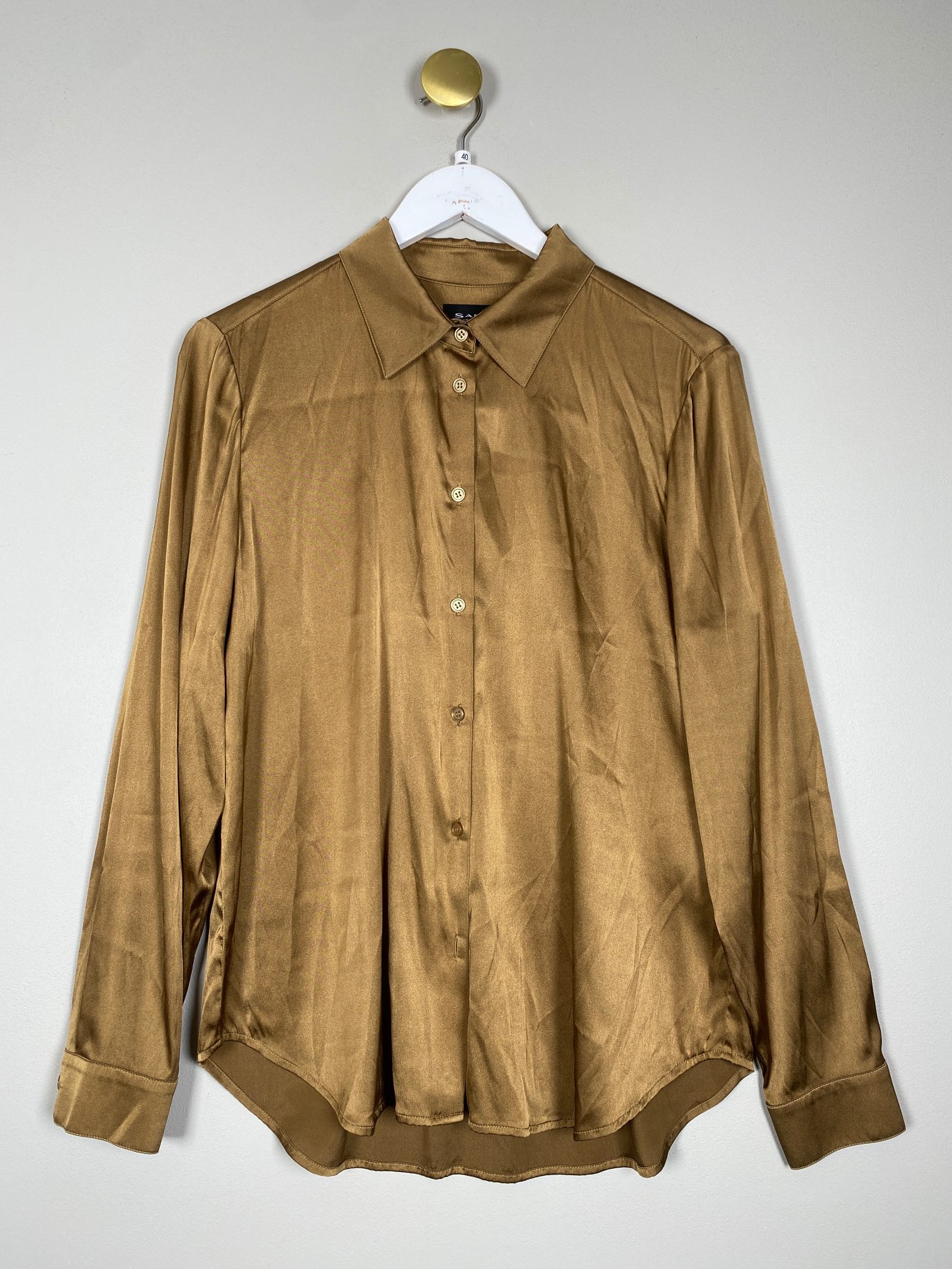 Sand str. 40 <br/> bronzefarvet silkeskjorte