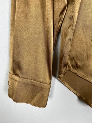 Sand str. 40 <br/> bronzefarvet silkeskjorte