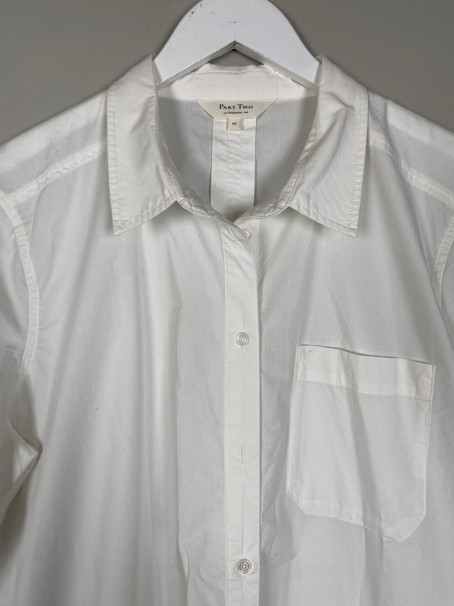 Part Two str. 40 <br/> lang hvid skjorte - Billede 2