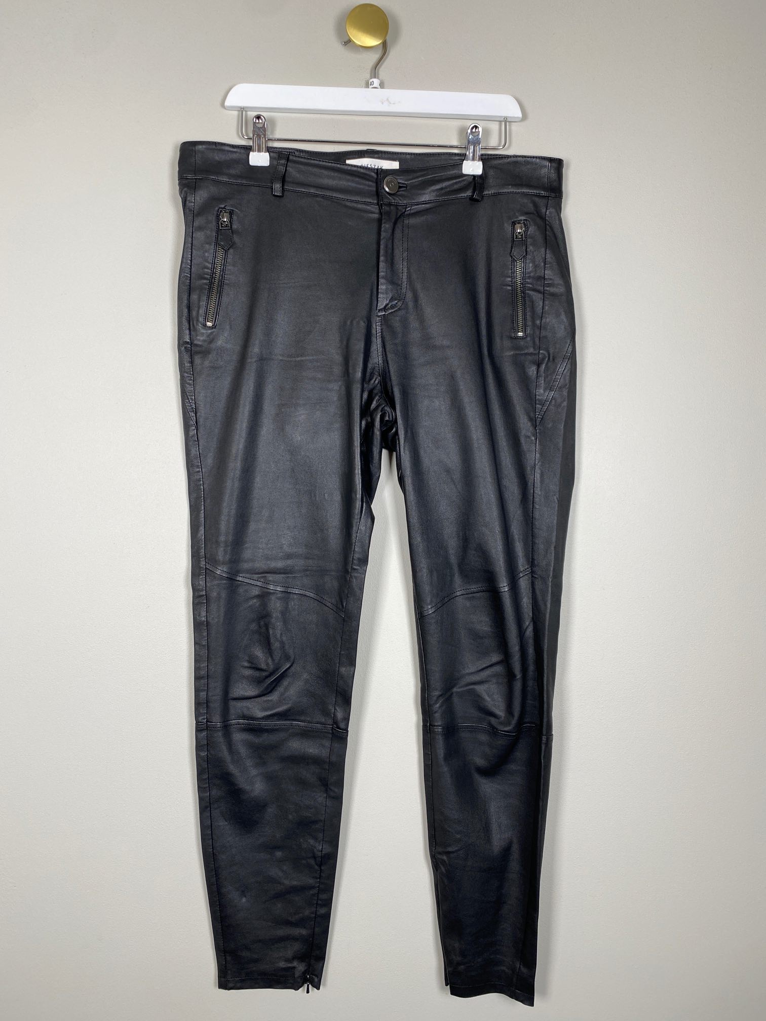 Pieszak str. 40 <br/> sorte læderbukser