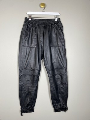 Munthe str. 40 <br/> sorte læderbukser