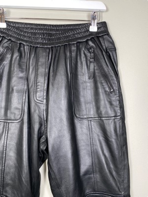 Munthe str. 40 <br/> sorte læderbukser