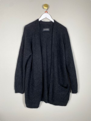 By Malene Birger str. M <br/> sort cardigan i uld/kid mohair blanding