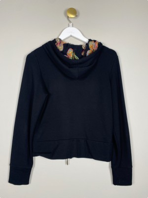 Sweatshirt S/M <br/b> sort med silkedetaljer