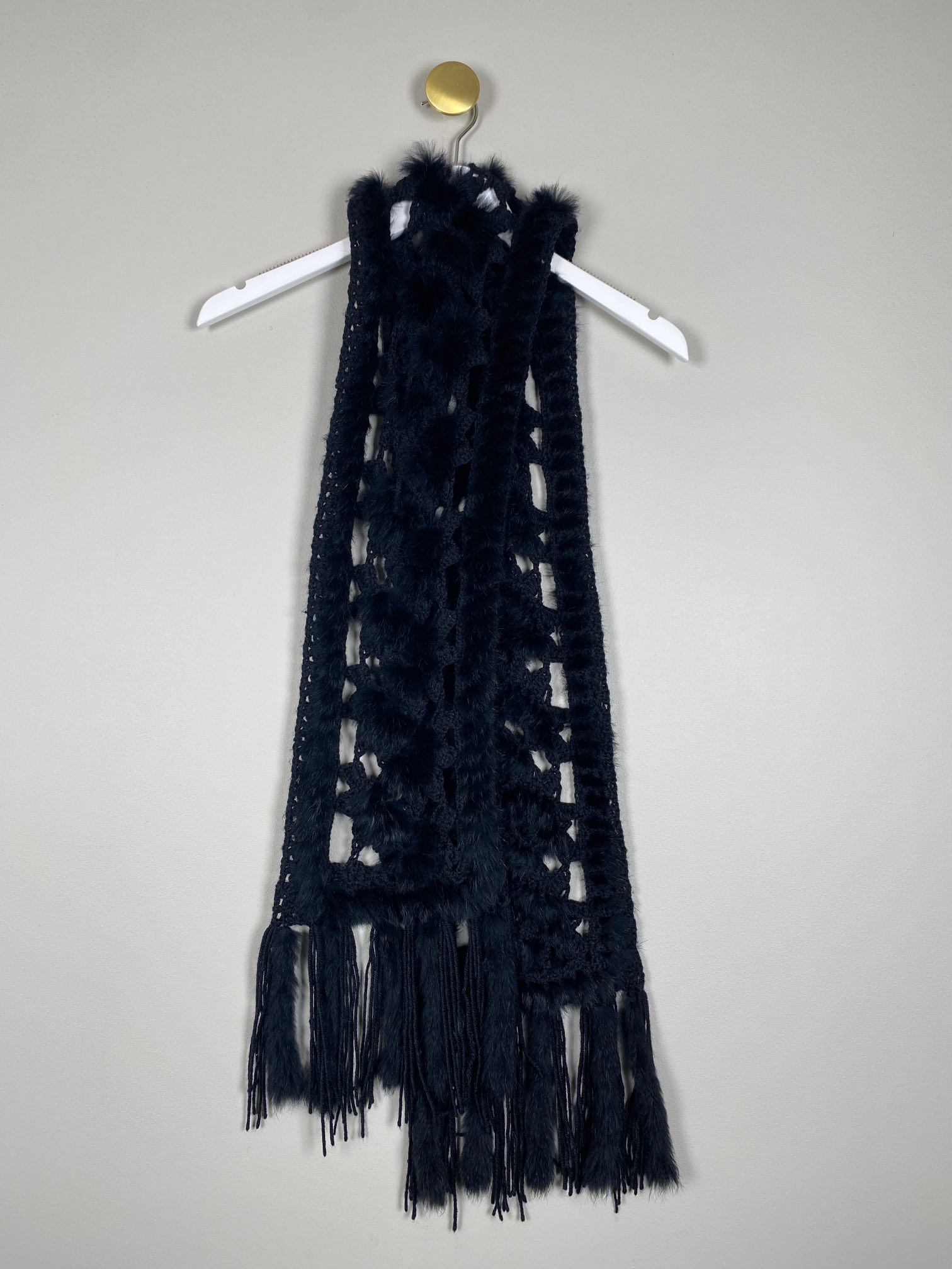 Hæklet halstørklæde med kaninpels