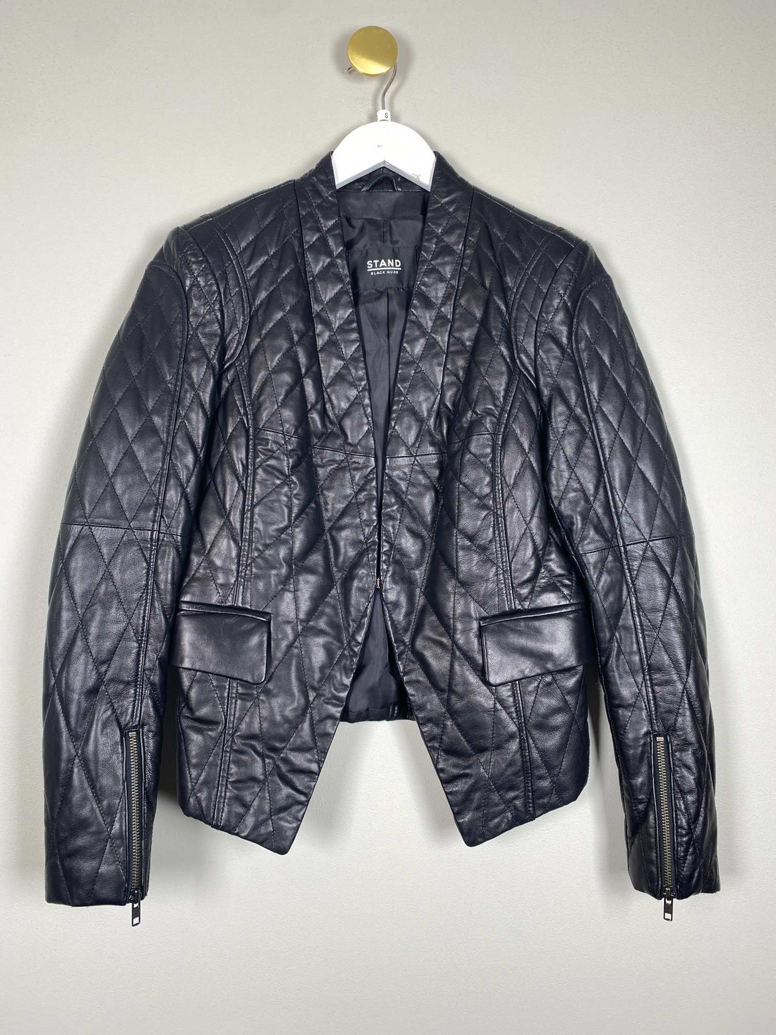 Stand str. S <br/> sort skindjakke