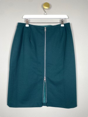 Hugo Boss str. 42 <br/> grøn nederdel med slids bagpå