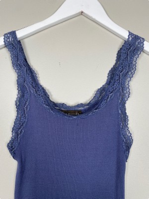 Rosemunde str. M <br/> blå top