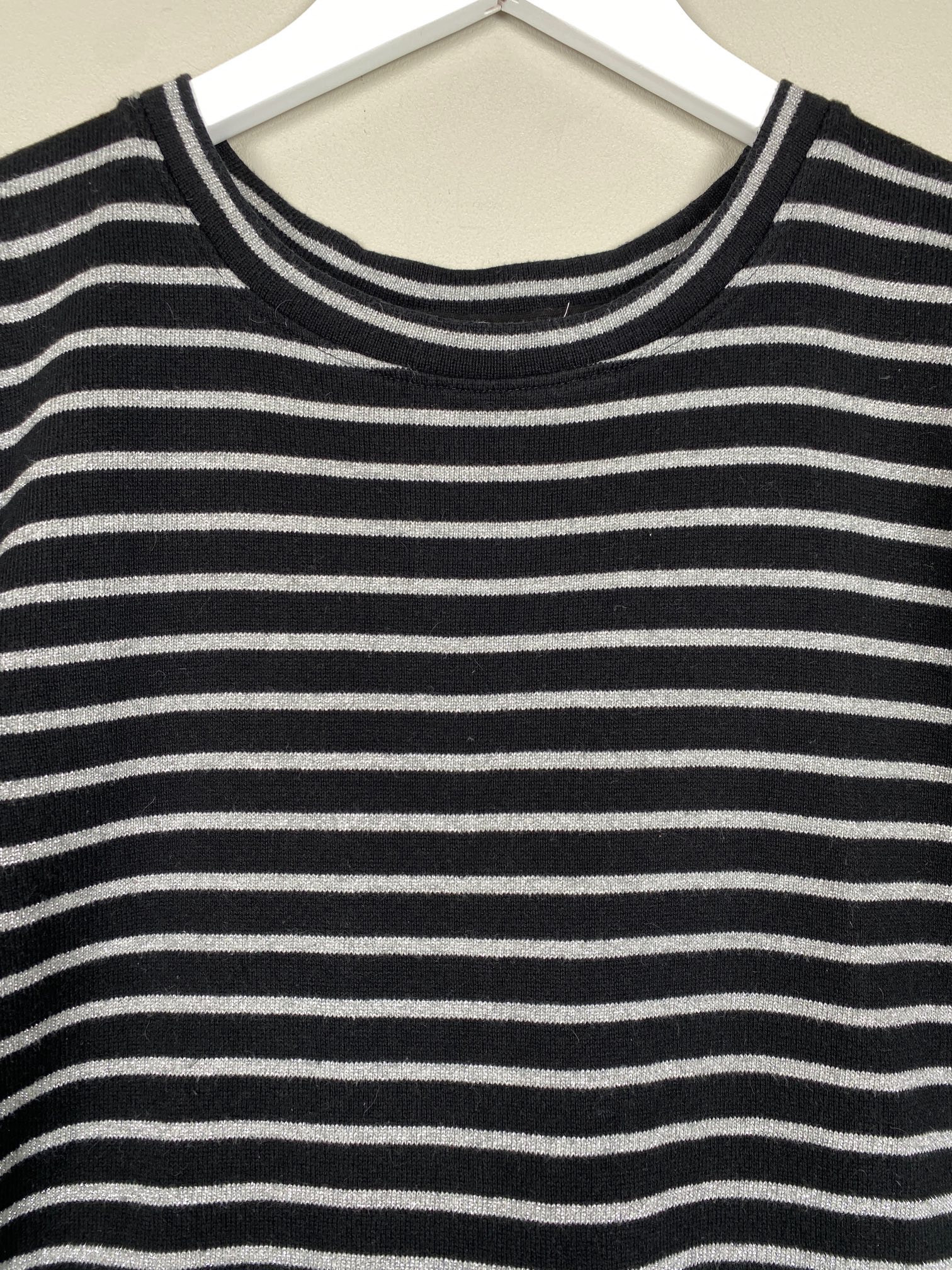 Mads Nørgaard str. L <br/> sort tunika med sølvstriber - Billede 2