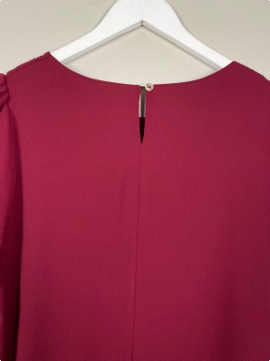 Noella str. M <br/> vinrød kjole med plisseret underdel