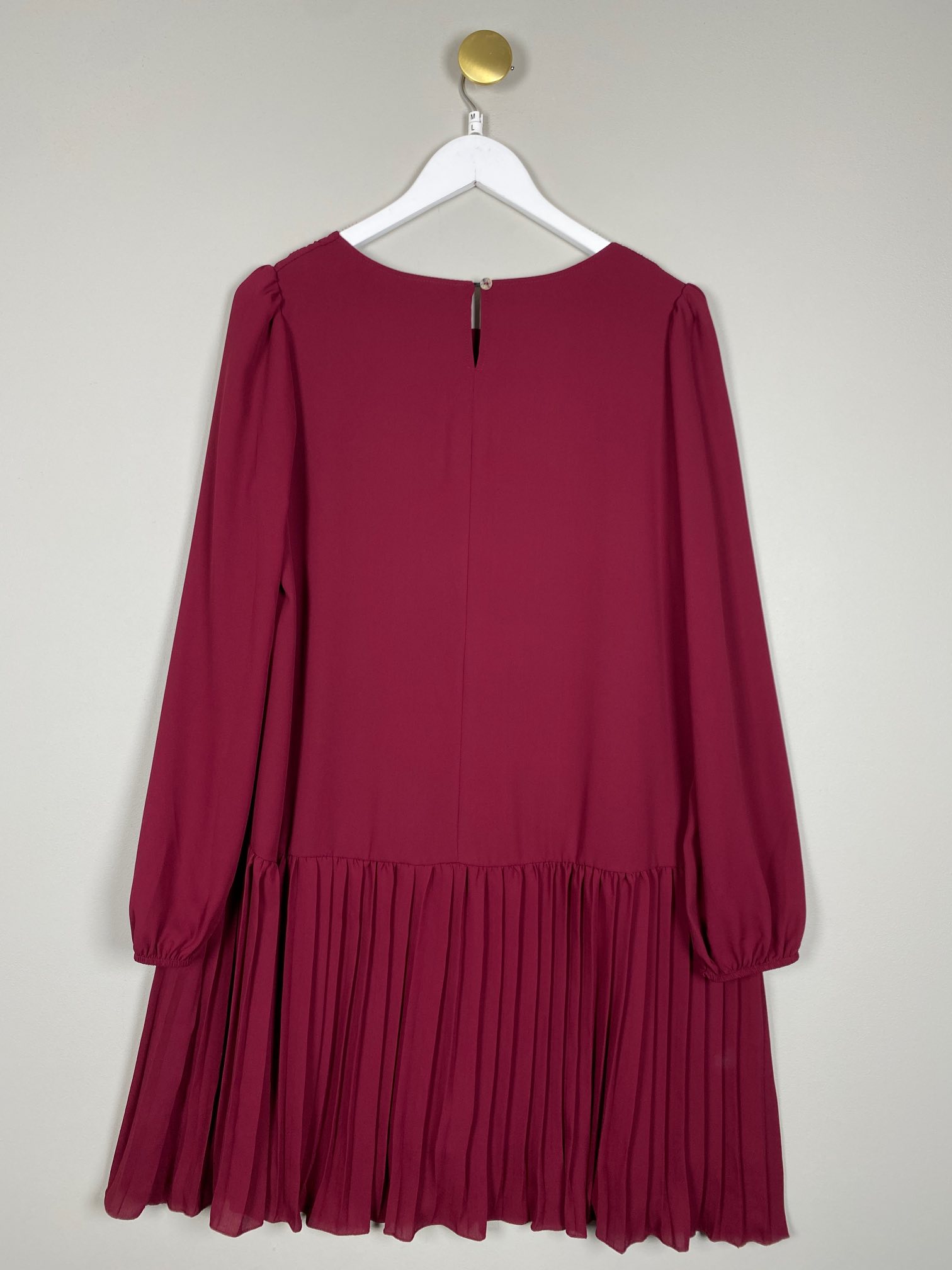 Noella str. M <br/> vinrød kjole med plisseret underdel - Billede 3