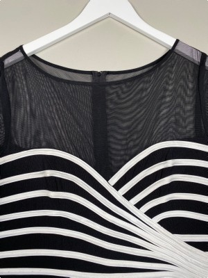 Molly Jo str. 42 <br/b> sort bluse med hvide på sætninger