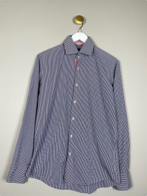 Boss str. M <br/b> blåternet skjorte med lyserød effekt ved knapper