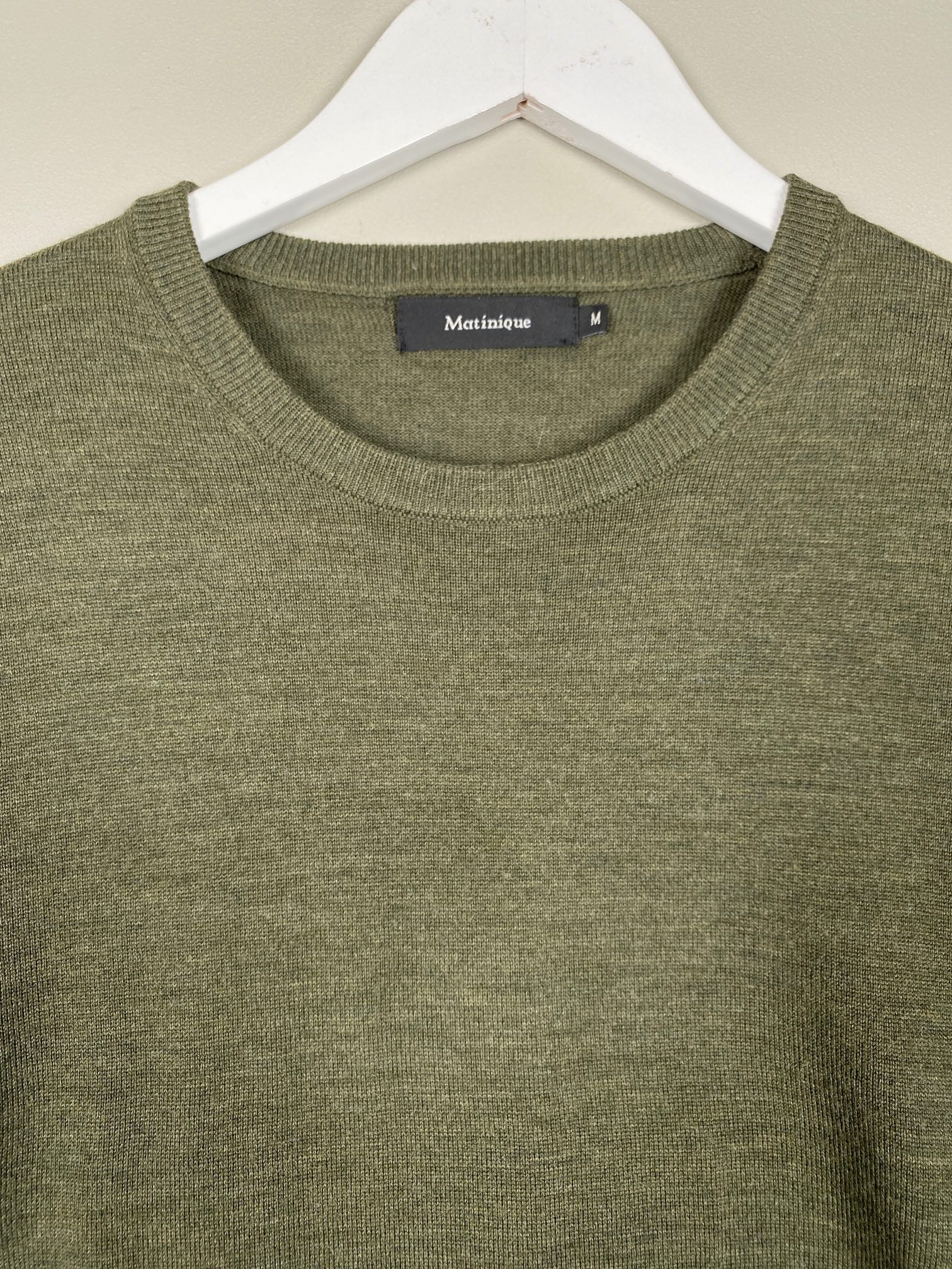 Matinique str. M <br/b> Olivengrøn stik med rund hals - Billede 3