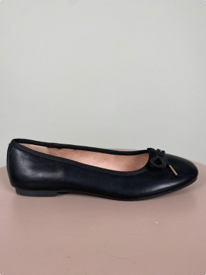 Tamaris str. 39 <br/>sort ballerina med sløjfe