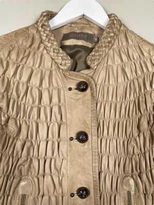 Gustav str. 38 <br/> beige læderjakke med stretch